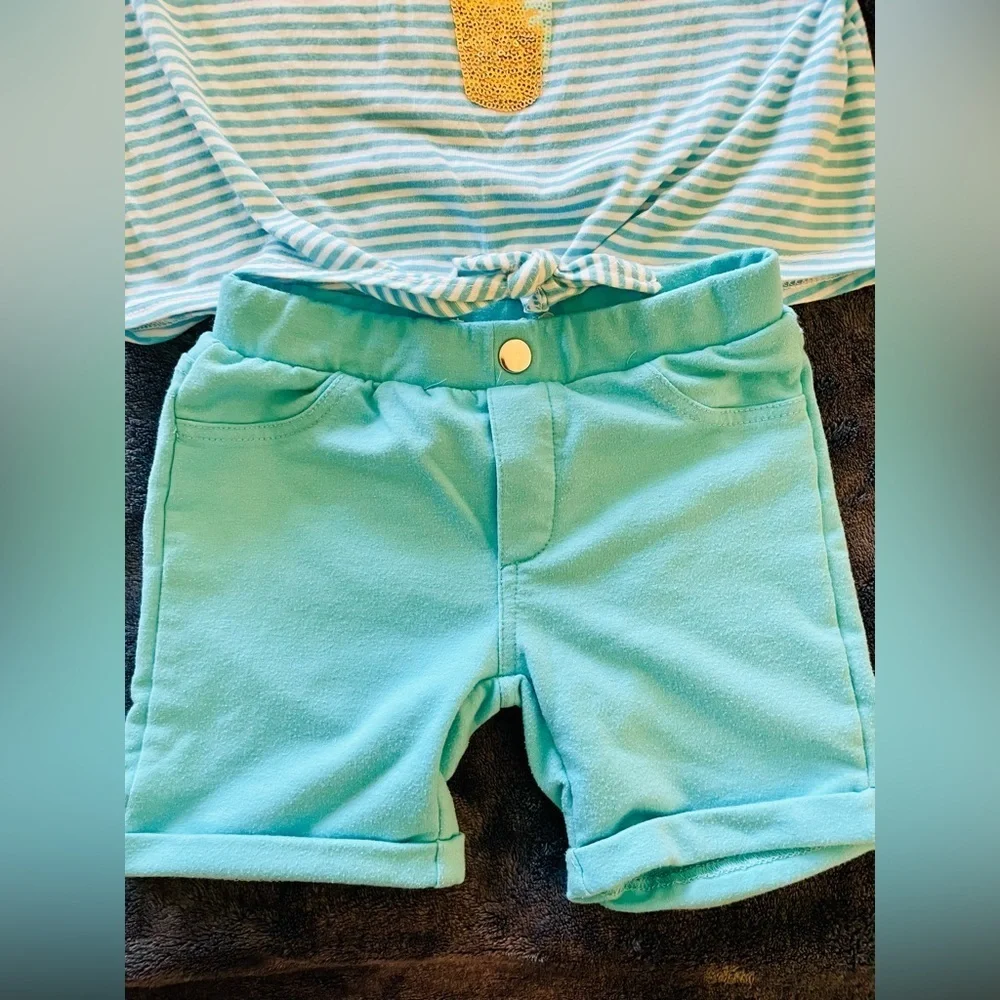 Bundle of 3: NWOT headband + sequin ice cream shirt + shorts size 5T by btween